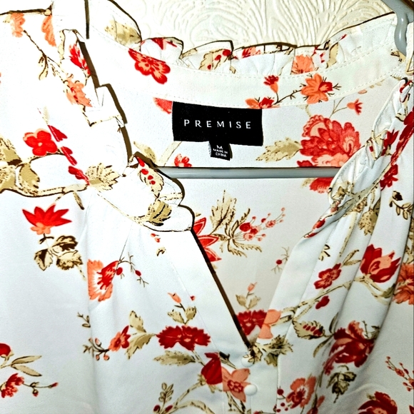 Woman's top - Picture 3 of 7